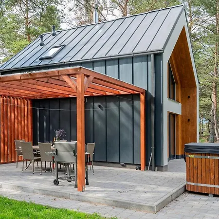 Holiday home W Kaszubskim Lesie Borsk